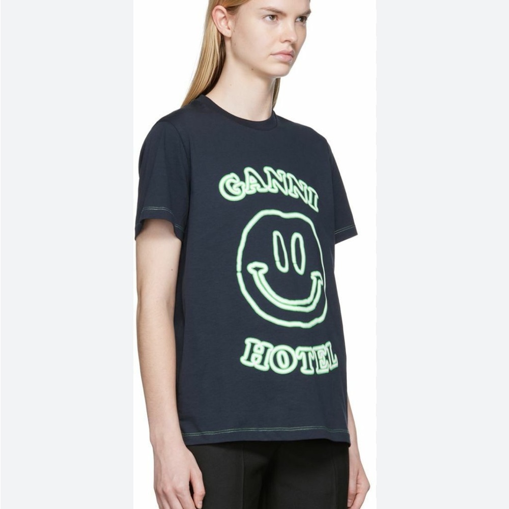 Ganni Tee - hotel tee